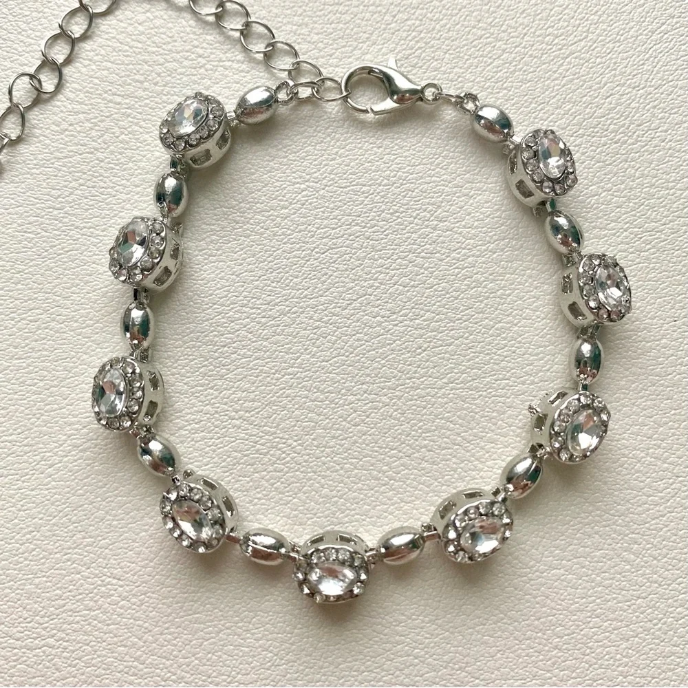 Elegant Silver Bracelet with Crystal Accents